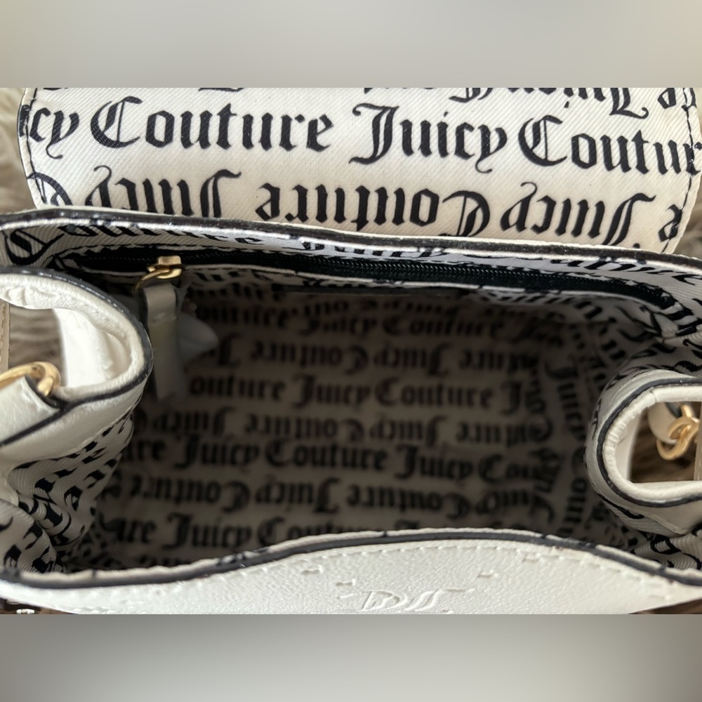 JUICY COUTURE Bag Stay in Circle Mini Crossbody - Ivory Cream Angel Deboss NWT - Picture 10 of 11